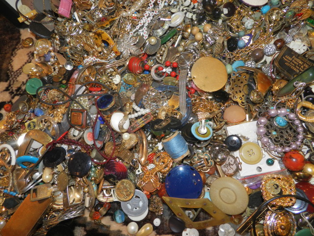 Vintage Costume Jewelry Sale $3.00 each & less! « JunkerVal