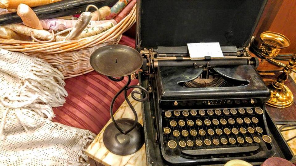 vintage antique typewriters, antiques fort worth