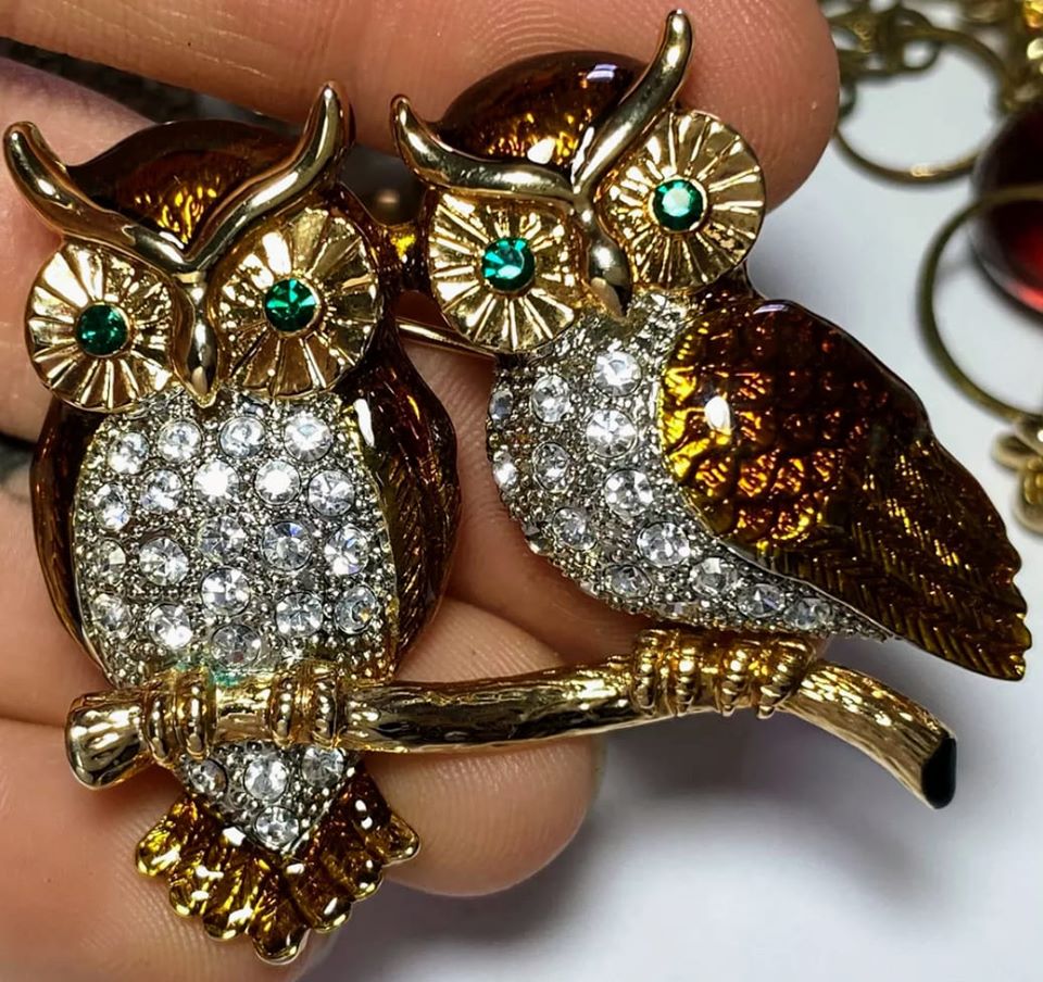 sweetest vintage Owl Brooch!